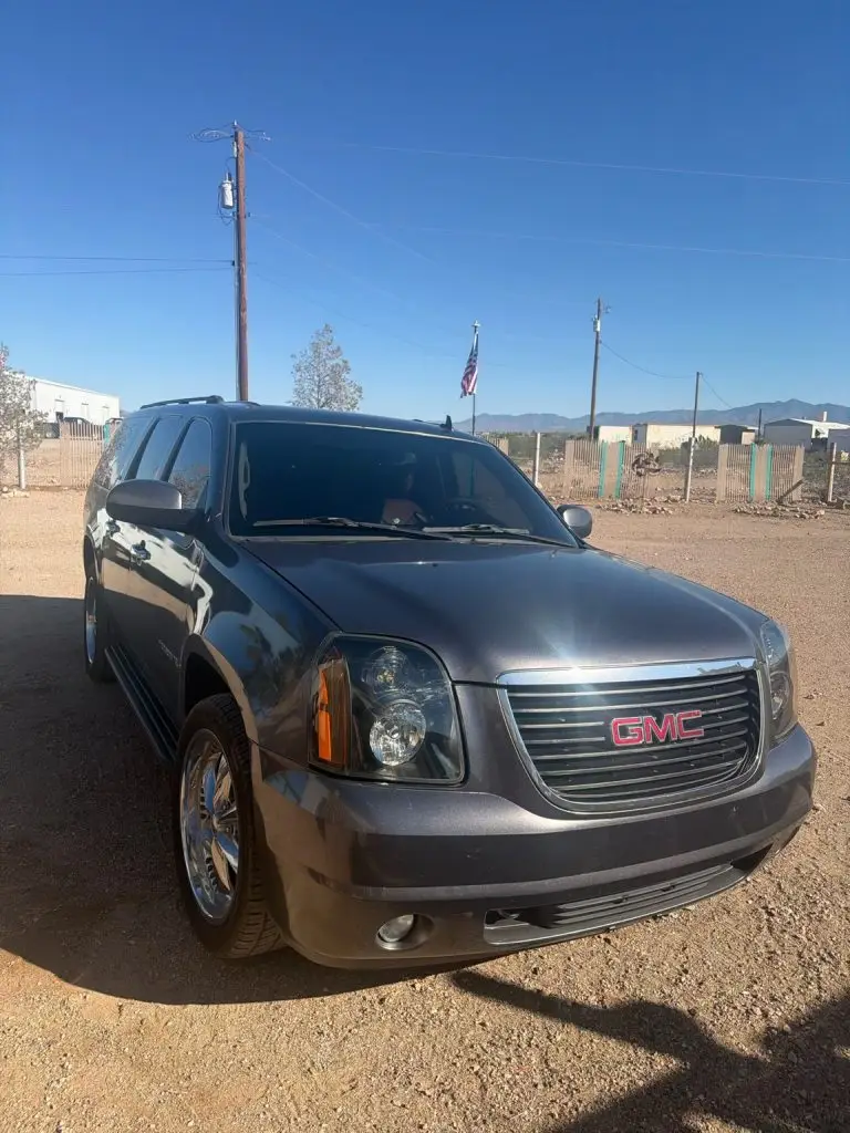 Jackson GMC SUV exterior, front three-quarter view